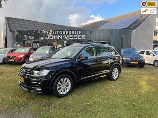 Volkswagen Tiguan 1.5 TSI ACT Highline Business R * sportief & luxe * SUV * LMvelgen *