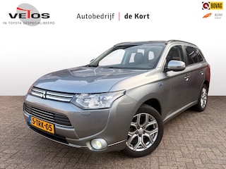 Mitsubishi Outlander 2.0 PHEV instyle+, Leer, zonne dak, trekhaak, extra dakdragers NAP!!!