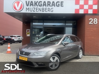 Seat Leon ST 1.2 TSI Style First Edition // NAVI // PDC V + A // TREKHAAK // CRUISE // BOEKJES ERBIJ NETJES ONDERHOUDEN //