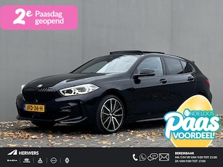 BMW 118i / Dealer onderhouden / M-Sport PRO / Panorama schuifdak / Head Up Display / Adaptieve Cruise Control / Harman Kardon Audio / Alcantara Sportstoelen / 19" / Camera /
