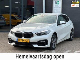BMW 118i Executive Edition/NAVI/CARPLAY/LED/NL AUTO NAP!!