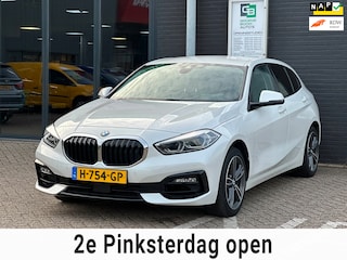 BMW 118i Executive Edition/NAVI/CARPLAY/LED/NL AUTO NAP!!