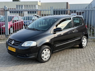 Volkswagen Fox 1.4 Trendline STUURBEKRACHTEGING l AUDIO l NIEUWE DISTRIBUTIE l GOED ONDERHOUDEN NETTE AUTO!