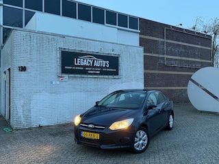 Ford Focus 1.6 TI-VCT Trend - AIRCO - PARKEERSENOREN - RIJDT & SCHAKELT GOED!