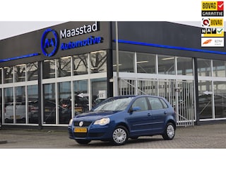 Volkswagen Polo 1.4-16V Optive lage Kms Airco Cruise Trekhaak