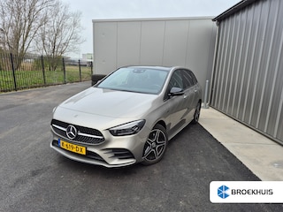 Mercedes-Benz B-klasse 250 e Business Solution AMG Limited | Trekhaak | Achteruitrijcamera | Glazenpanorama-dak | Keyless | Climate control | Cruise control | 18"LMV