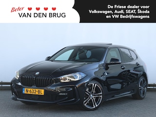 BMW 118i Business Edition Plus M-pakket | Pano | LED | 18" Velg | Stoelverwarming | Camera | Apple Carplay | Navi
