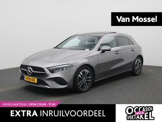 Mercedes-Benz A-klasse 180 Business Line | Automaat | Panorama dak | Leder | DAB | Navigatie | Bluetooth | Camera | Stoel verwarming | Cruise Control | Lichtmetalen Velgen |