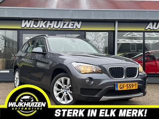 BMW X1 SDrive18i Executive Automaat met Climate !!! Leder !!! Carplay !!! Unieke km stand !!!