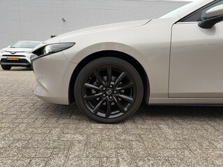 Mazda 3 2.0 e-SkyActiv-X M Hybrid 186 Exclusive-line