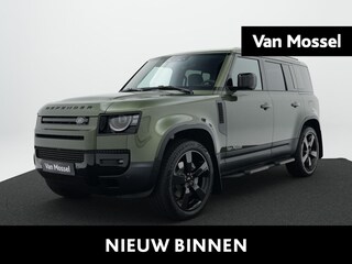 Land Rover Defender 110 2.0 P300e 110 Forest Edition | 22"Gloss Black | Zijtreden | Classis Defender spatlappen | Trekhaak | Black Pack | Cold Climate Pack | Schuifkanteldak | MY'26 |