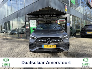 Mercedes-Benz GLA 180 Business Solution AMG Panoramadak Elek stoelen Camera Sfeerverlichting