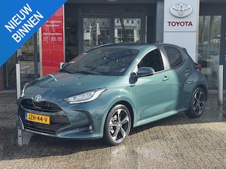Toyota Yaris 1.5 Hybrid 130 EXECUTIVE NL-AUTO STOEL/STUURVERW BLIND-SPOT LEDER NAVI 17''LM-VELGEN PARK-SENSOREN CAMERA APPLE/ANDROID LED KEYLESS