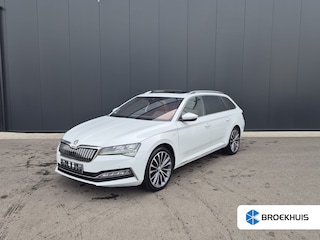 Skoda Superb Combi 1.4 TSI iV 218pk Laurin & Klement | Panoramadak | Trekhaak | Leder | 19" | 360 Camera | Stoel & Stuurverwarming