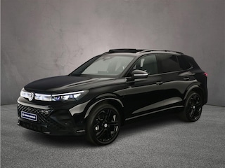 Volkswagen Tiguan R-Line Edition 1.5 TSI eHybrid 272pk DSG Automaat Trekhaak, Panoramadak, Black style, Harman Kardon audio, Adaptive cruise control, LED koplampen, Elektrische achterklep
