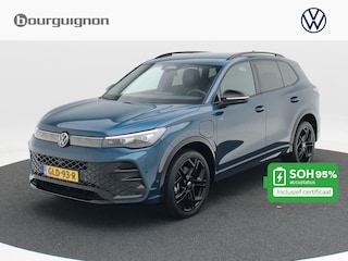 Volkswagen Tiguan 1.5 eHybrid 204 Pk Automaat R-Line Business | Black Style | Trekhaak | Camera | Full LED | Stoel Verwarming/Koeling | 20 Inch | 13.732 Km !!