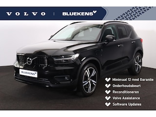 Volvo XC40 T5 Recharge R-Design - IntelliSafe Assist & Surround - Adaptieve LED koplampen - Parkeercamera achter - Verwarmde voorstoelen & stuur - Parkeersensoren voor & achter - Elektr. bedienb. voorstoelen met geheugen links - Draadloze tel. lader - Extra getint glas - Elektr. inklapbare trekhaak - 19' LMV