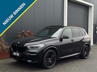 BMW X5 xDrive40d M PACK PANO KUIPSTOELEN LEDER LED NAVI CAMERA