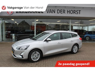 Ford Focus Wagon 1.0-125pk EcoBoost Mild-hybrid Titanium. Mooie, ruime, luxe en comfortabele Ford Focus wagon. Volautm. airco dual, camera, easy entry/easy go, stoel-, stuur- en voorraamverw., cruise control, Isofix, side- en lane assist, parkeersensoren v+a, LM wielen etc.