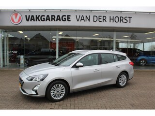 Ford Focus Wagon 1.0-125pk EcoBoost Mild-hybrid Titanium. Mooie, ruime, luxe en comfortabele Ford Focus wagon. Volautm. airco dual, camera, easy entry/easy go, stoel-, stuur- en voorraamverw., cruise control, Isofix, side- en lane assist, parkeersensoren v+a, LM wielen etc.