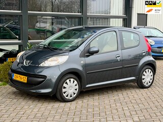 Peugeot 107 1.0-12V XS Lage kmstand 5 deurs NAP APK !!