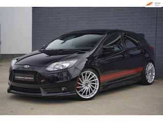 Ford Focus 2.0 EcoBoost ST-3 250pk, Wolf pakket! Recaro