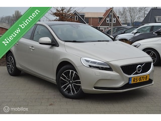 Volvo V40 2.0 T2 Nordic+ | Pano-dak | LED-Koplamp