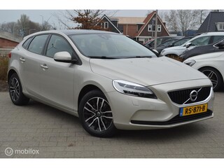 Volvo V40 2.0 T2 Nordic+ | Pano-dak | LED-Koplamp