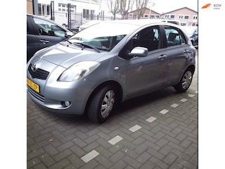 Toyota Yaris 1.3 VVTi Sol AIRCO APK T/M 4-4-2027