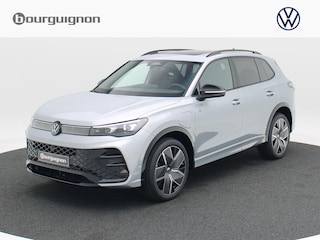 Volkswagen Tiguan R-Line Edition 1.5 eHybrid 204 PK | Trekhaak | Panoramadak | 360 Camera | Head-up | ACC | DCC |