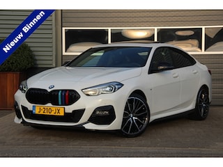 BMW 218i High Executive M-Sport | NL Auto | Panoramadak | Schaalstoelen | Camera | LED | Parking Pack | Sfeer | CarPlay | M Aerodynamicapakket | M sportonderstel | Sportstoelen | Navi | Cruise | LMV 19'' | Zeer nette