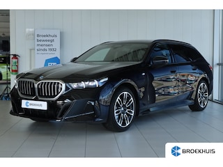 BMW 5-serie Touring 520i M-SPORT | Adapt. Cruise | Stoelventilatie | Harman & Kardon | Pano | HUD | 360 Camera | Memory | Carbon |