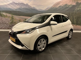 Toyota Aygo 1.0 VVT-i x-play | Camera | Navi | NL-auto | Nieuwe koppeling | Nette auto |