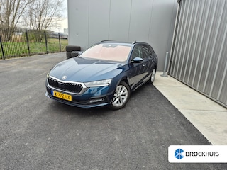 Skoda Octavia Combi 1.0 e-TSI Business Edition | Glazen panorama-dak | Trekhaak | Apple carplay Android auto | Cruise control 17"LMV