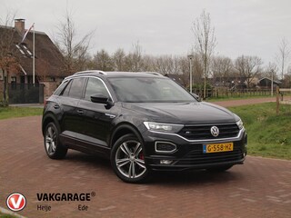 Volkswagen T-Roc 1.5 TSI Sport Business R | 2X R-Line | Sfeerverlichting | Trekhaak | Digital Cockpit | NL-Auto |