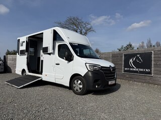 Renault Master PAARDENWAGEN | HORSETRUCK | MTM | STALLION 5XL | 2023 | HENGST | DUB CAB | 165PK | 5-SEAT | MANUEEL | NL KENTEKEN