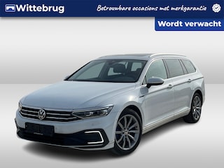 Volkswagen Passat Variant 1.4 TSI PHEV 218pk GTE DSG Automaat / Panorama dak / LM 18 inch / IQ LED Matrix / 360 Camera / Wegkl trekhaak Elektr klep