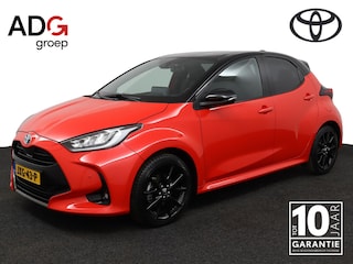 Toyota Yaris 1.5 Hybrid Executive | Parkeersensoren | Head-up display | Half lederen bekleding | Stoelverwarming | Stuurverwarming | All seasons |