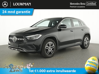 Mercedes-Benz GLA 250 e Plug-In Hybride Trekhaak | Panorama Schuif-Kanteldak | Memory Voorstoelen | Ledkoplampen | Stoelverwarming | KeylessGo | Sfeerverlichting. Inclusief 24 maanden MB Certified garantie voor Europa.