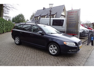 Volvo V70 2.4 D5 Summum