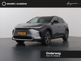 Toyota bZ4X Business Plus 71 kWh | SOH 97,9% | Trekhaak | 360 camera | Dodehoekdetectie | Stoelverwarming voor en achter | LED | DAB | Stuurwielverwarming |