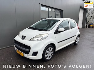 Peugeot 107 1.0-12V XS / Airco / Radio!