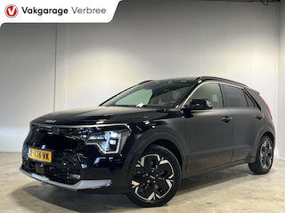 Kia Niro DynamicPlusLine 64.8 kWh | Navigatie/Android/Apple Carplay | LM Velgen 17" | Voorstoelen/Stuur Verwarmd | Head-Up Display | Achteruitrijcamera | PDC Voor en Achter | Cruise Control Adaptief | Airco |