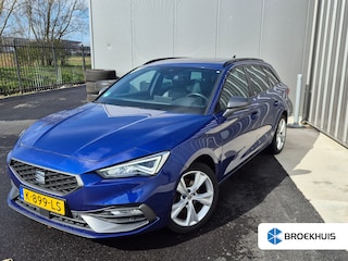 Seat Leon Sportstourer 1.5 eTSI FR Launch Edition 150 Pk DSG/AUTO | Panorama-dak | Trekhaak | Achteruitrijcamera | Keyless | Apple carplay Android auto | Stoel/Stuurverwarming | 17"LMV|