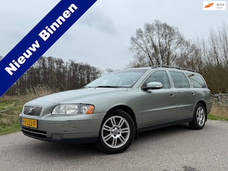 Volvo V70 2.4D Edition | Leder | Trekhaak | Clima | Stoelverwarming | 16" Velgen | PDC | Cruise | APK t/m 20-11-2026 |