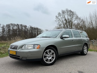 Volvo V70 2.4D Edition | Leder | Trekhaak | Clima | Stoelverwarming | 16" Velgen | PDC | Cruise | APK t/m 20-11-2026 |