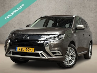 Mitsubishi Outlander 2.4 PHEV Deluxe 225Pk Automaat (APPLE CARPLAY, GROOT NAVI, CAMERA, LEDER/ALCANTARA, STOELVERWARMING, SPORTSTOELEN, GETINT GLAS, CRUISE, NIEUWSTAAT)