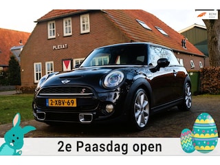 Mini Mini 2.0 Chili Serious Business Aut. | Panorama | Stoelverwarming | Luxe Leder | Camera | Historie | Orig. NL | Full Led