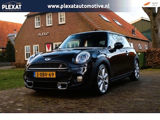 Mini Mini 2.0 Chili Serious Business Aut. | Panorama | Stoelverwarming | Luxe Leder | Camera | Historie | Orig. NL | Full Led