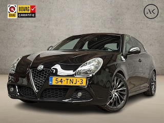 Alfa Romeo Giulietta 1.7 TBi Quadrifoglio Verde 235Pk (NAVIGATIE, CLIMATE, LEDEREN SPORTSTOELEN, GETINT GLAS, CRUISE, LED KOPLAMPEN, NIEUWE APK, BLUETOOTH, NIEUWSTAAT)